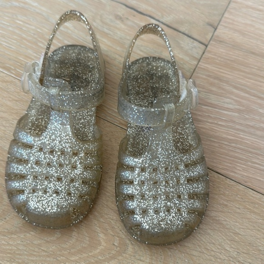 Cat and Jack sparkle jellies size 7